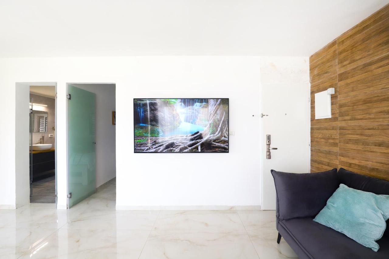 על הים גקוזי ואירוח איכותי Oceanfront House W Jacuzzi Appartement *