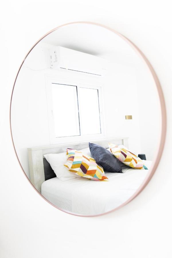 Appartement על הים גקוזי ואירוח איכותי Oceanfront House W Jacuzzi Haïfa